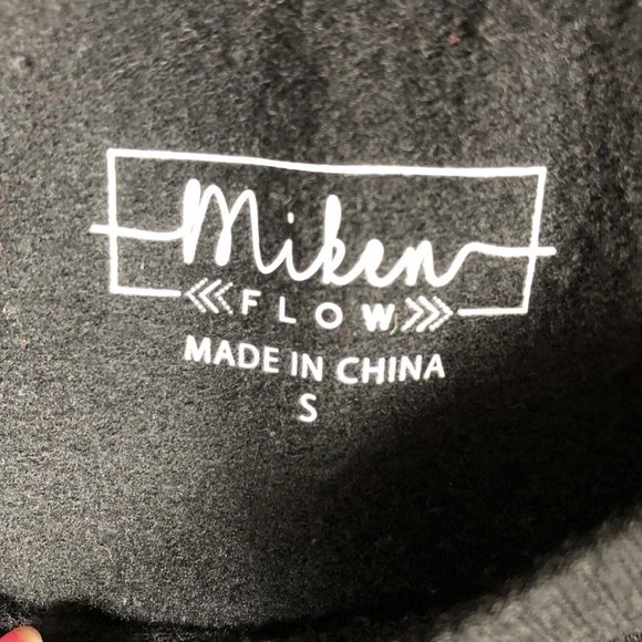 MIKEN Flow Sweatshirt Women’s Sweater Black She Is Strong Size Small - Picture 6 of 12
